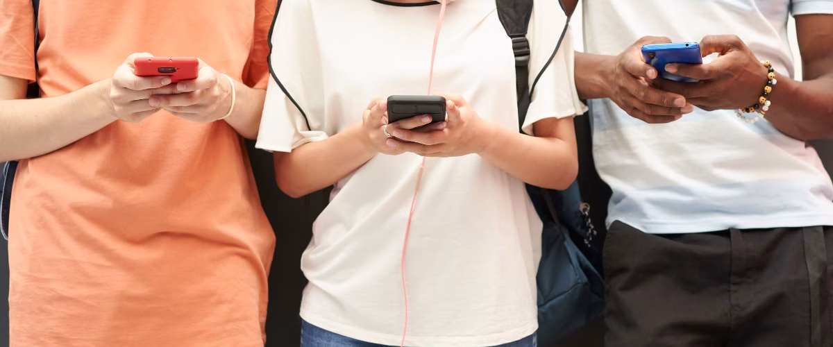 Gen Z, booking entertainment for Gen Z, Gen Z mobile devices